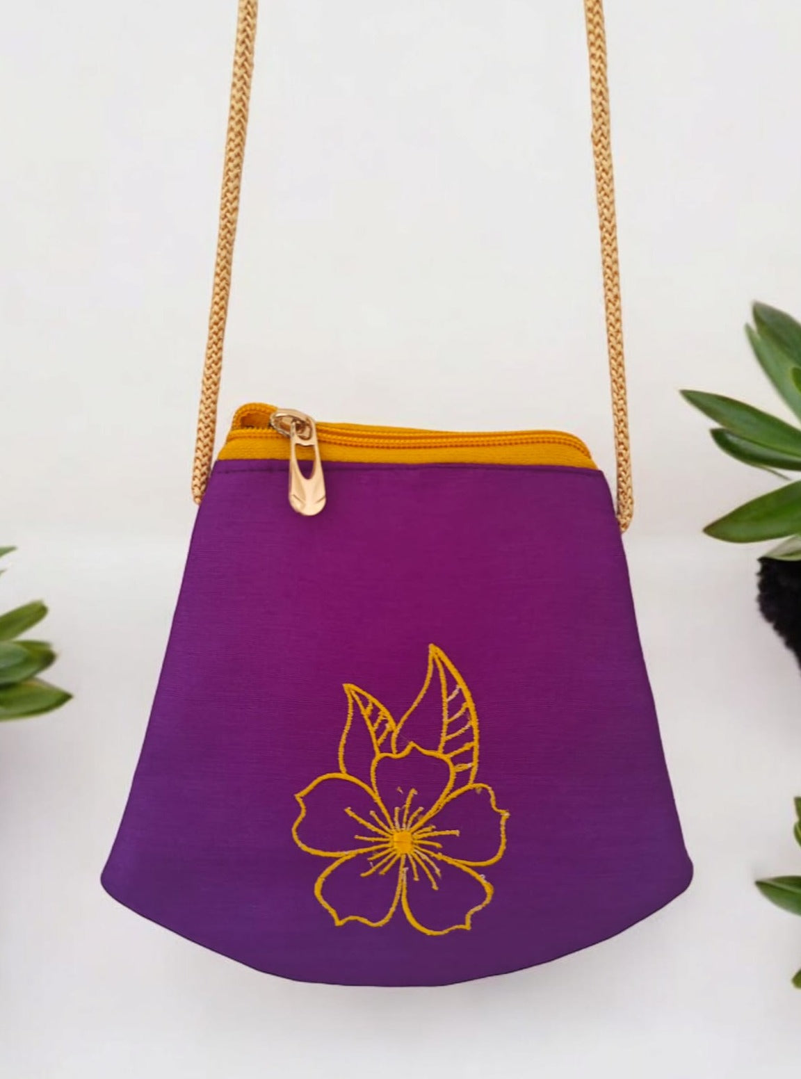 'Periwinkle purse' a cute Basket shaped palm sized purse with a machine embroidered motif- Purple