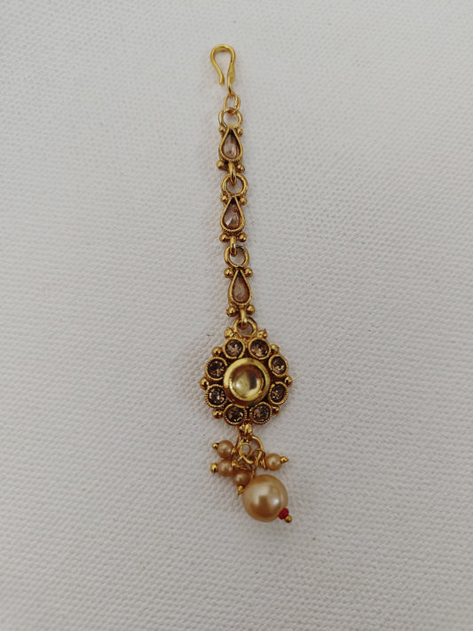 Kundan studded bindi / mangtika / bhor with big pearl dangler for Girls