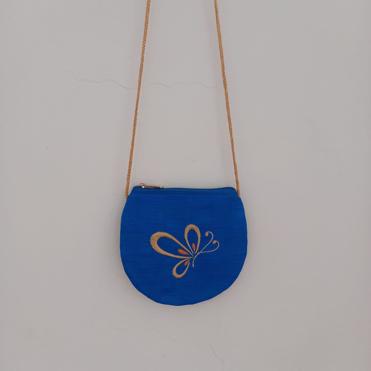 Beaded Circle Bag/ Diy Round Bead bag | Beaded bags, Hand beaded bag,  Beaded handbag